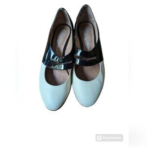 Jeffrey Campbell Deposit Mary Jane cut out Flats 9.5